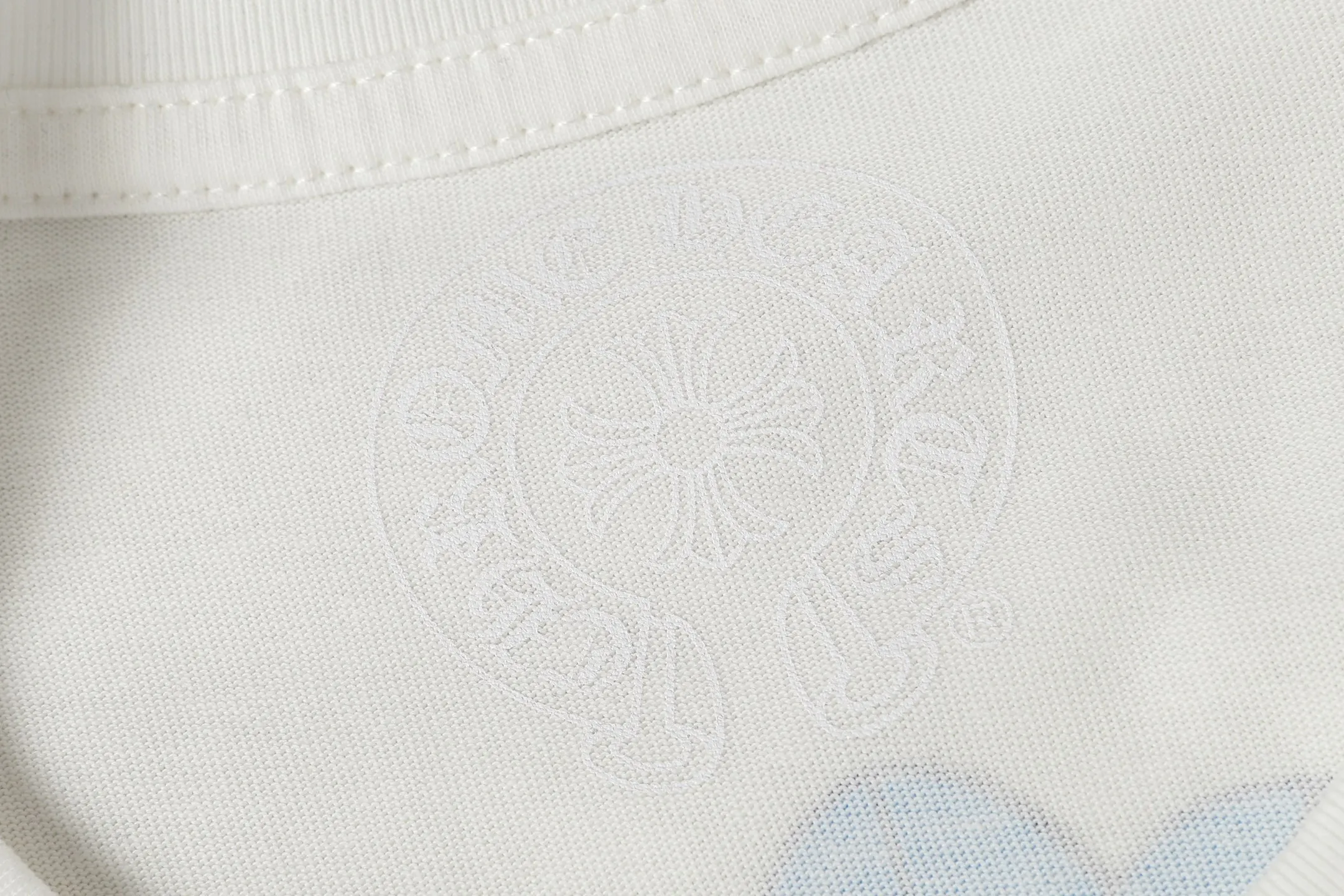 P160 Cross-border model, please do not place an order if you pursue quality - Chrome Hearts/Chrome Heart Sanskrit Cross ✝️ printed popular long-sleeved T-shirt - High weight, high density and high quality. The wool is soft, delicate and skin-friendly. It feels soft and silky. It has excellent warmth and skin-friendly properties. - Customized weaving and dyeing, no color difference, no matter the fabric or workmanship details, beat the ordinary version on the market -Colour: black white -Size: S M L XL